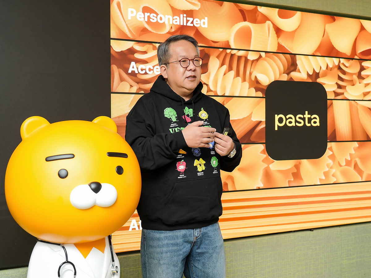 Kakao Healthcare Expansion Strengthens Diabetes Care in Japan On January 8, 2026, Kakao Healthcare, a subsidiary of South Korea’s Kakao Corporation, announced the launch of its AI-driven continuous glucose monitoring application, PASTA, in the Japanese market. This move marks a significant milestone in the company’s international growth strategy and reflects the broader Kakao Healthcare Expansion efforts across Asia’s advanced healthcare markets. The initiative focuses on delivering personalized digital tools to support individuals managing diabetes. Introduction of PASTA in the Japanese Market PASTA, short for Personalized AI System for Therapeutic Assistance, is designed to support people living with diabetes by offering real-time insights derived from continuous glucose monitoring data. The application analyzes daily glucose patterns and transforms raw data into actionable recommendations, helping users make informed lifestyle and treatment decisions. Through this launch, the Kakao Healthcare Expansion emphasizes the growing role of artificial intelligence in chronic disease management. Key Features and User Benefits The PASTA application delivers multiple benefits tailored to patient needs. It enables continuous tracking of blood glucose levels, allowing users to identify trends and potential risks early. The platform applies artificial intelligence to generate personalized insights related to diet, physical activity, and daily routines. In addition, its intuitive interface ensures accessibility for users across different age groups, supporting long-term engagement with digital health solutions. Strategic Outlook of Kakao Healthcare Expansion Japan represents a strategic market due to its aging population and rising prevalence of diabetes-related conditions. High digital health adoption and strong regulatory frameworks make the country well suited for advanced healthcare technologies. The Kakao Healthcare Expansion into Japan aligns with national healthcare priorities that focus on preventive care and data-driven medical solutions. By entering this market, the company aims to strengthen its presence in East Asia while contributing to improved patient outcomes. Leadership Perspective and Future Direction Hwang Hee, CEO of Kakao Healthcare, highlighted that the Japan launch reflects the company’s long-term commitment to global healthcare innovation. He noted that AI-powered personalization can significantly improve diabetes care by empowering patients with real-time, meaningful insights. Looking ahead, Kakao Healthcare plans to work closely with local healthcare institutions and technology partners in Japan. These collaborations are expected to refine the platform and support broader adoption as the Kakao Healthcare Expansion continues across international markets. Conclusion The introduction of PASTA in Japan signals a key advancement in Kakao Healthcare’s global strategy. By combining artificial intelligence with continuous glucose monitoring, the company is positioning itself at the forefront of digital diabetes care. This development underscores the growing importance of personalized health technologies in improving quality of life for patients worldwide.